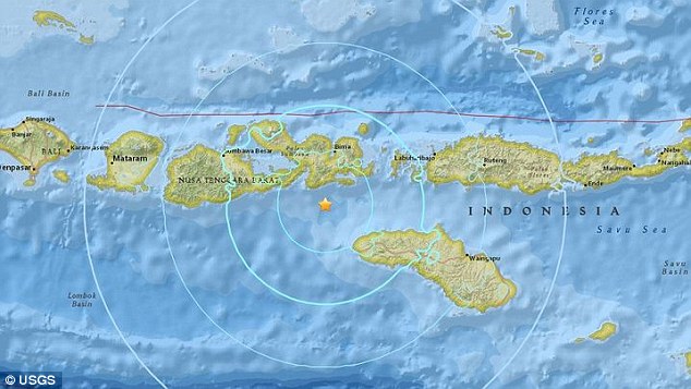 Gempa Guncang Bali Paksa Warga dan Wisatawan Berlarian ke Jalan